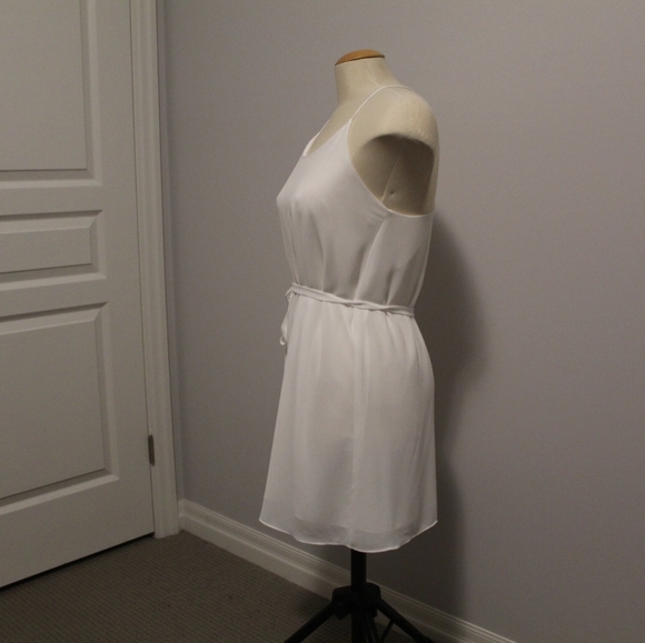 White summer dress - Picture 2 of 5